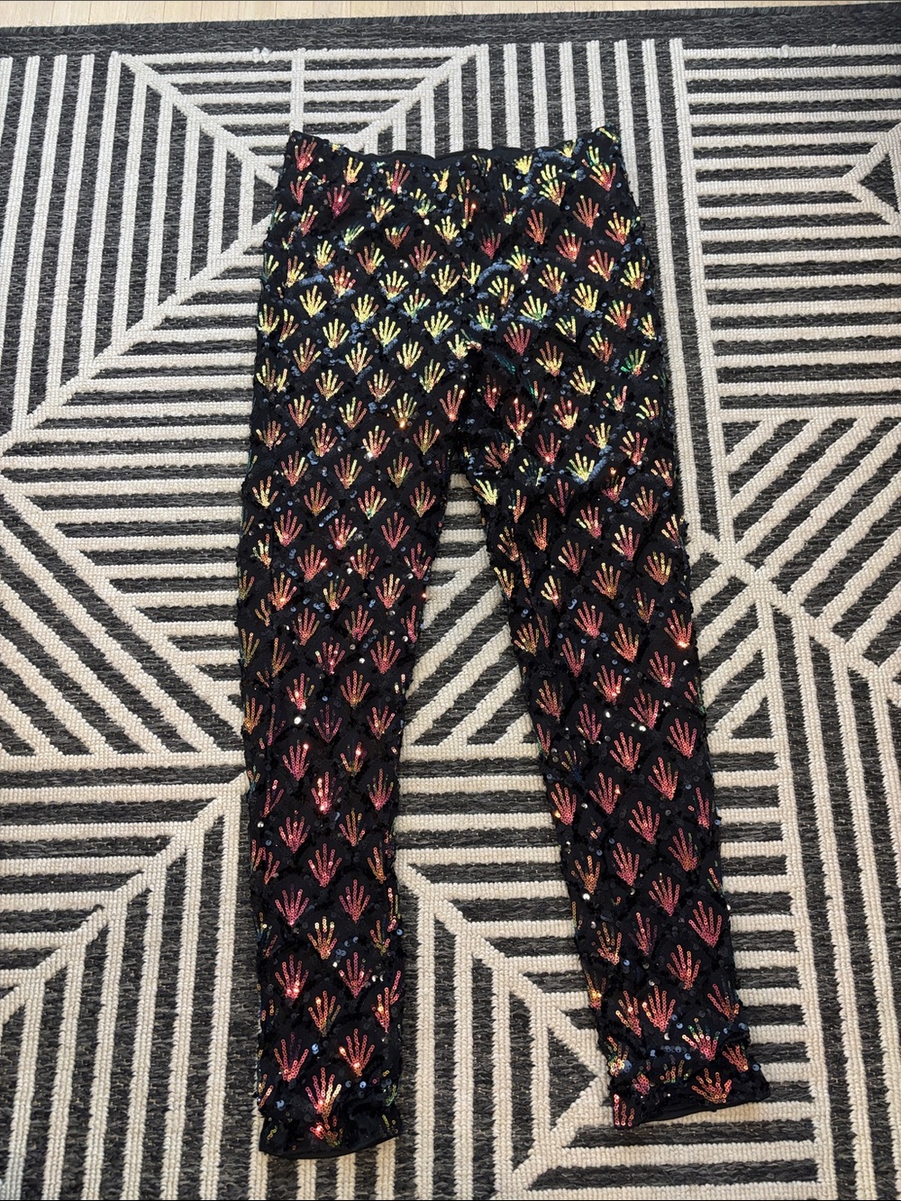 Black Leggings with Multicolor Sequin Shell Pattern
